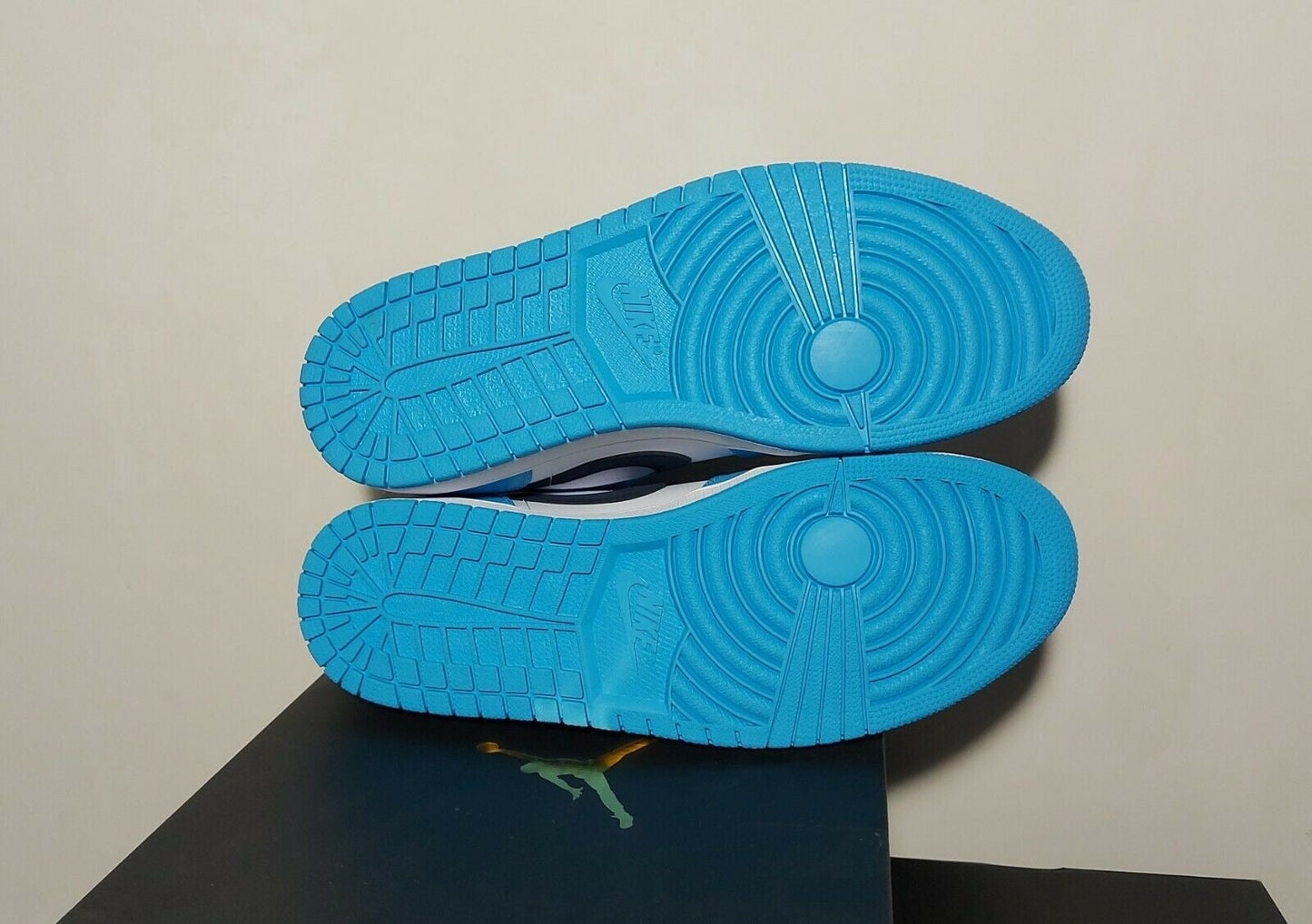 Air Jordan 1 Low 'UNC'