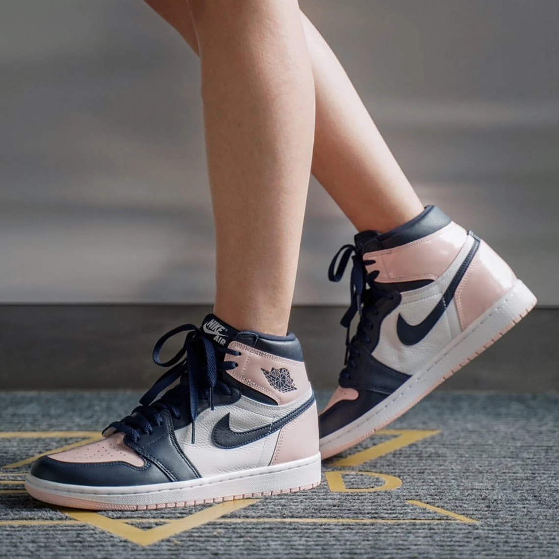 Jordan 1 Retro High OG Atmosphere (W)