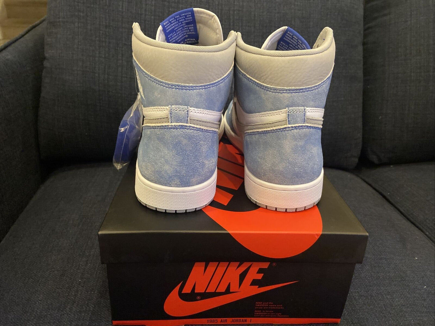Jordan 1 Retro High OG Hyper Royal